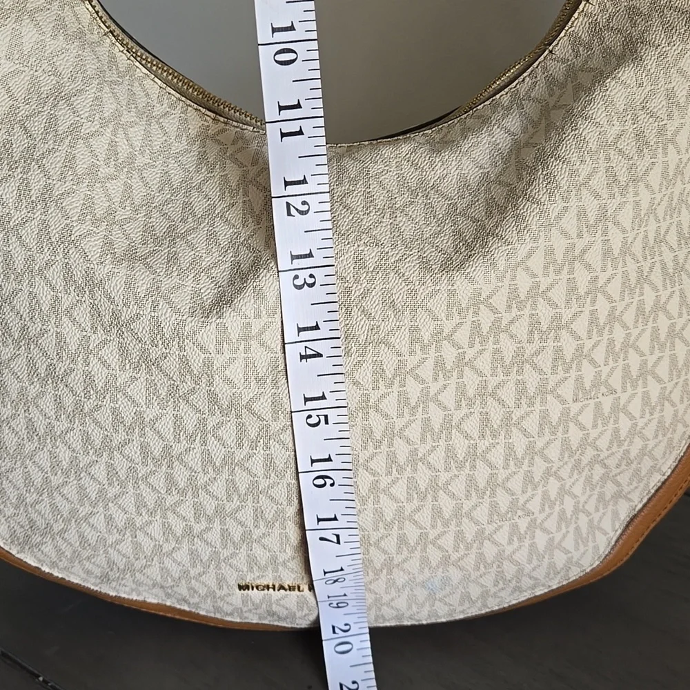 Michael Kors Lydia Hobo Bag